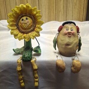 Vintage Anthropomorphic Smiling Flower & Potato Shelf Sitters Resin Lot Of 2